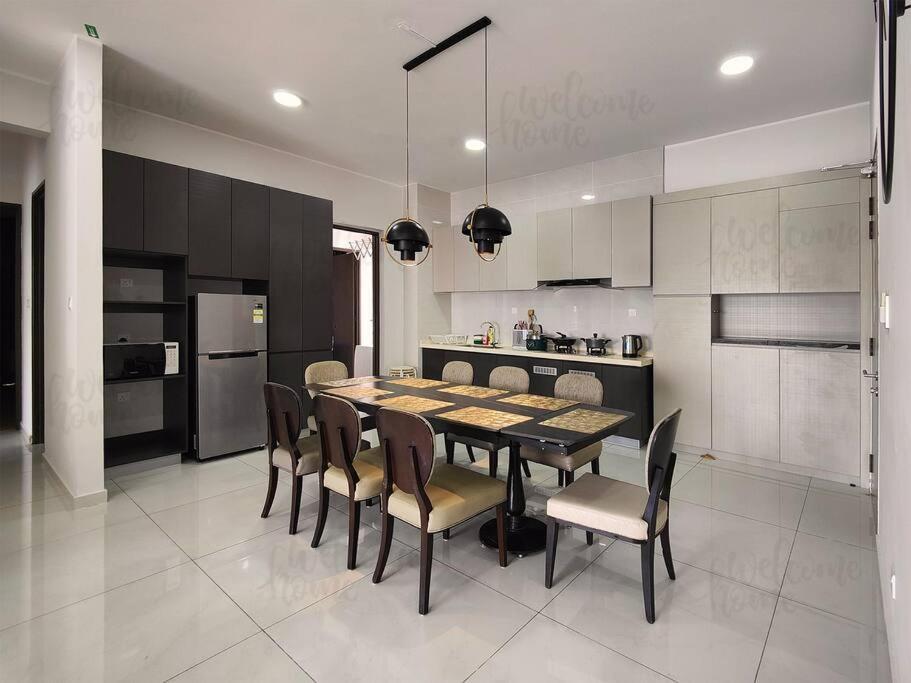 Bay Laurel, Country Garden Danga Bay Homestay By Welcome Home Джохор-Бару Екстер'єр фото