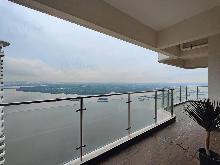 Bay Laurel, Country Garden Danga Bay Homestay By Welcome Home Джохор-Бару Екстер'єр фото