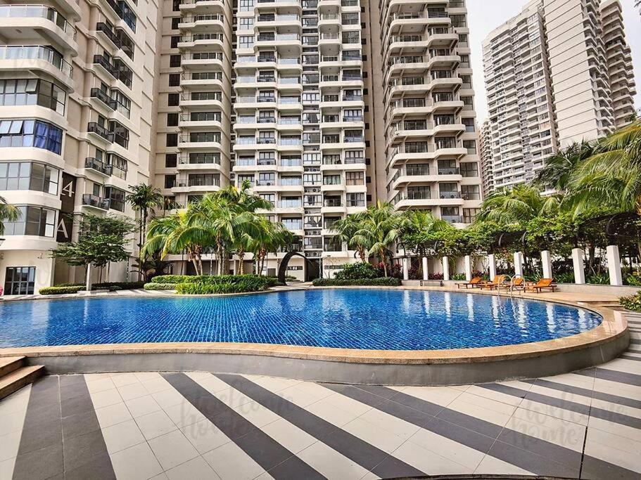 Bay Laurel, Country Garden Danga Bay Homestay By Welcome Home Джохор-Бару Екстер'єр фото