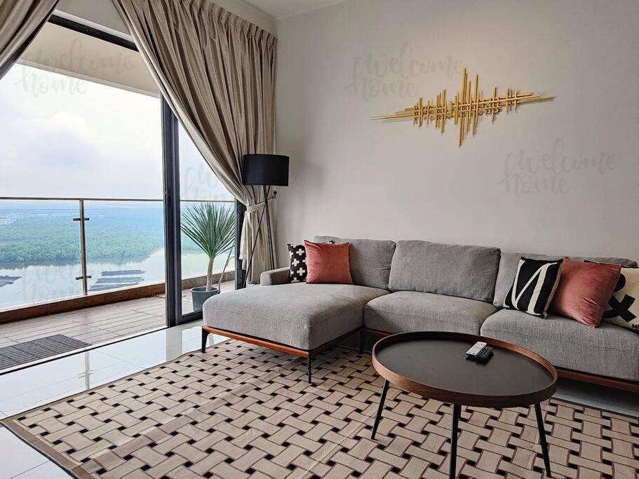 Bay Laurel, Country Garden Danga Bay Homestay By Welcome Home Джохор-Бару Екстер'єр фото